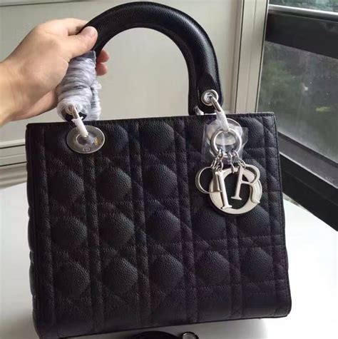 Review of the Medium Lady Dior in Supple Grained Calfskin and 